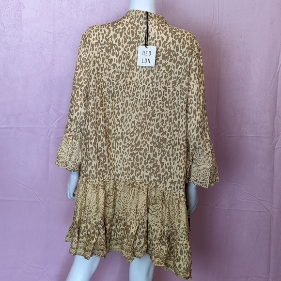 QED London Tan Neutral Animal Print V Neck 3/4 Sleeve Tiered Mini Dress Large - Picture 4 of 7